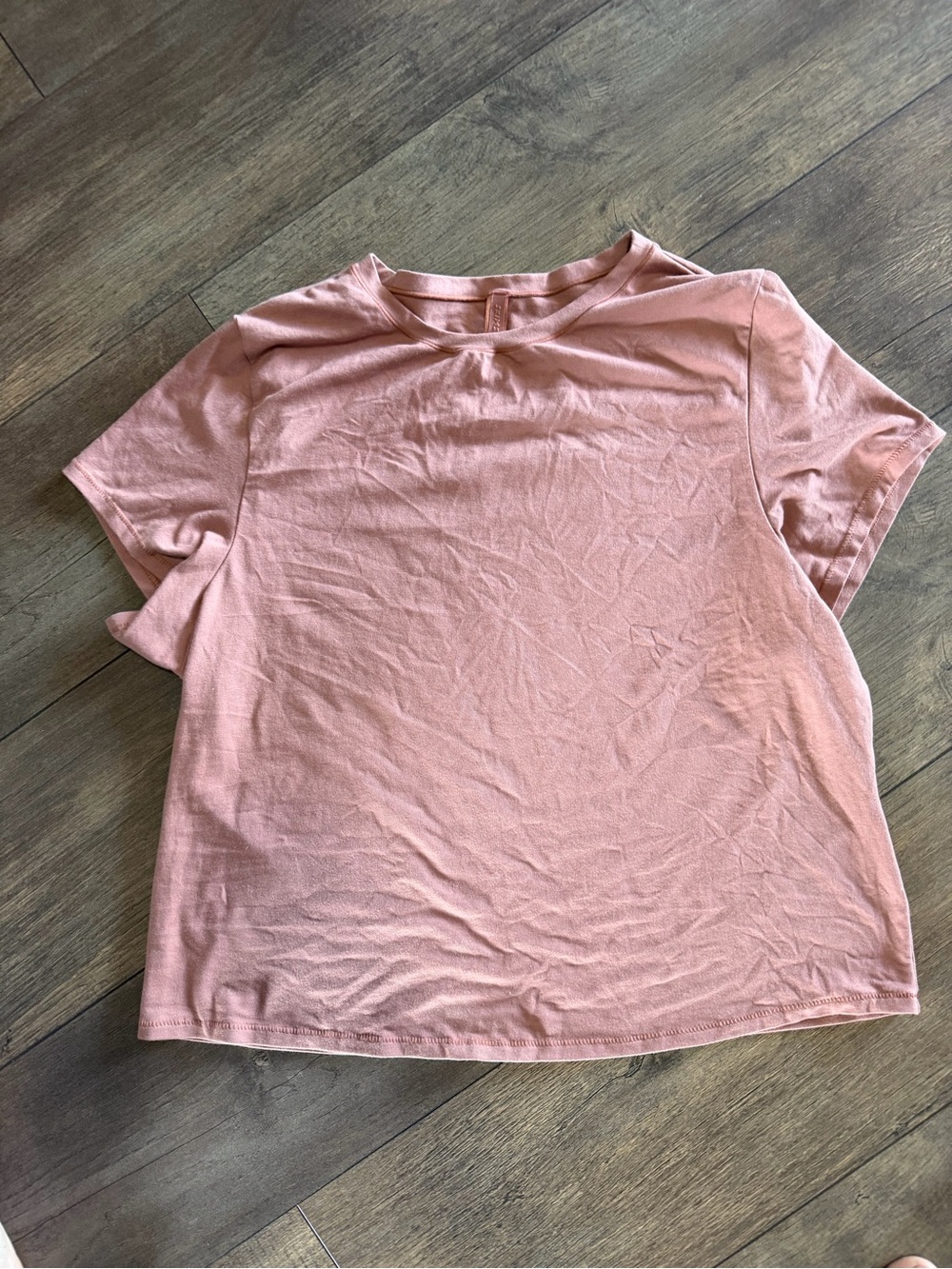 SKIMS Women’s Short Sleeve Cropped Tee in Dusty Pink 4x